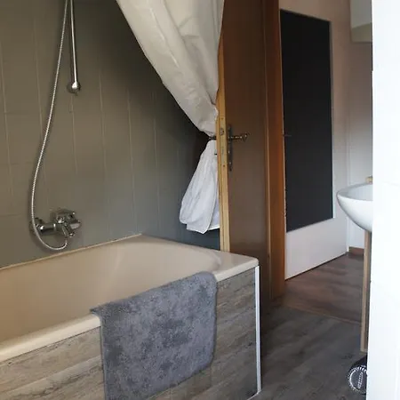شقة Ferienwohnung Indivduell Mit Charme رافنسبرغ